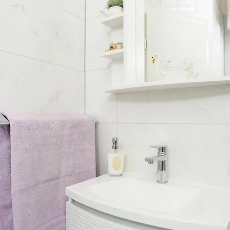 And Nona Stella Pensionat 3*